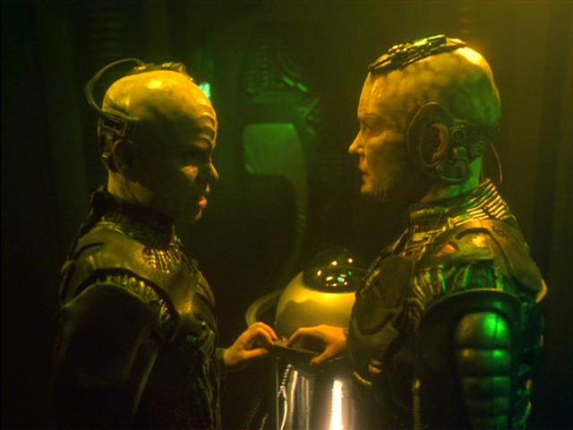 Janeway and Torres infiltrate the Borg