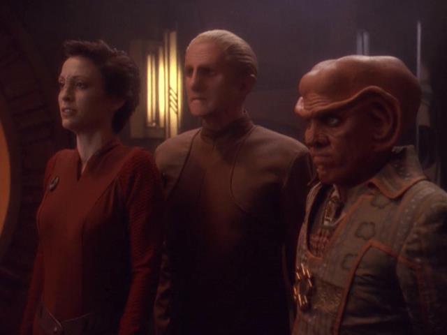 Kira welcomes Weyoun and Dukat to DS9